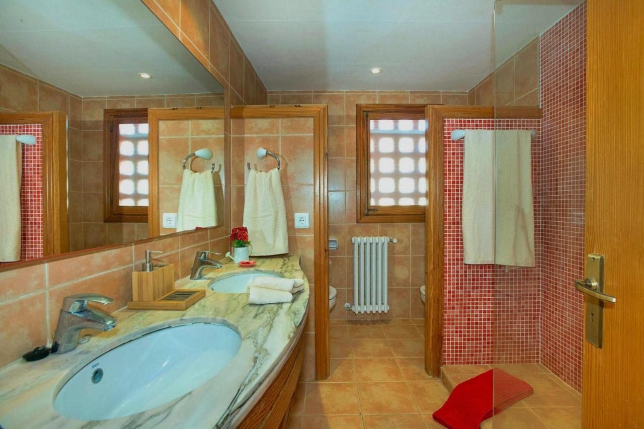 Villa Jaima By Sealand Villas Cala de Sant Vicenc Buitenkant foto